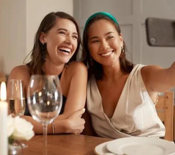 Столы и стулья